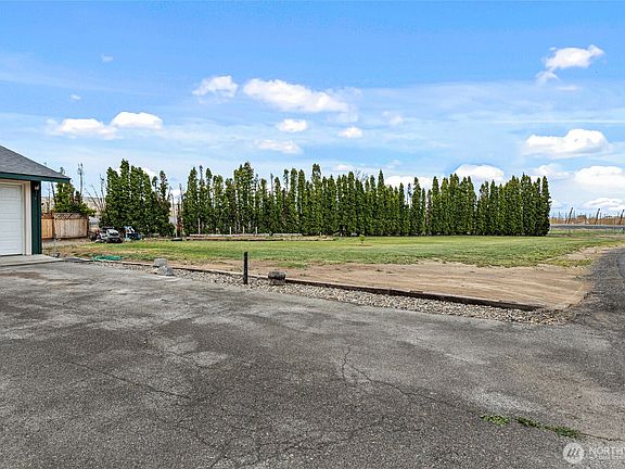 4th image of 230 W Blossom Drive