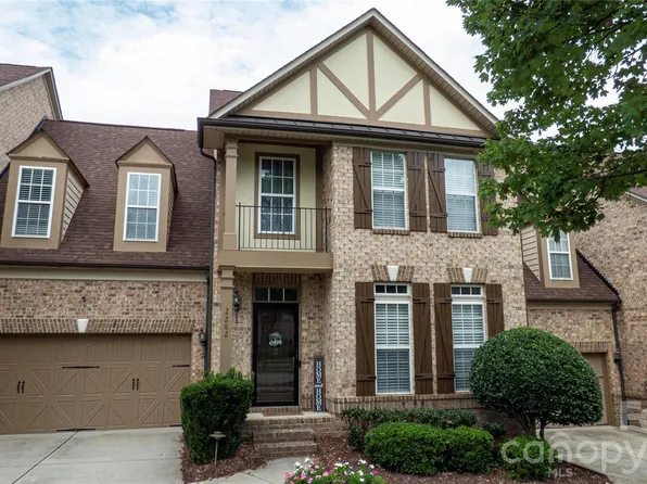 2262 Donnington Ln NW, Concord, NC 28027