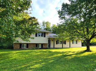 25678 Longview Rd, Hopedale, IL 61747