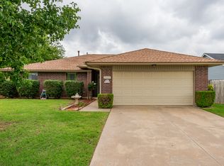 11825 SW 4th Ter, Yukon, OK 73099