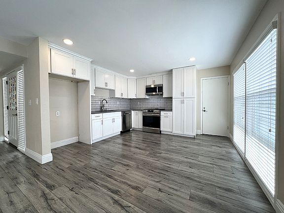 4th image of 15576 Illora Dr