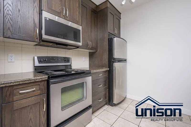 1 bed, 800 sqft, $2,000 — Photo 3