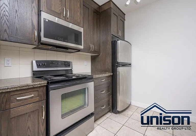328 S 21st Ave SW #404 — Photo 3