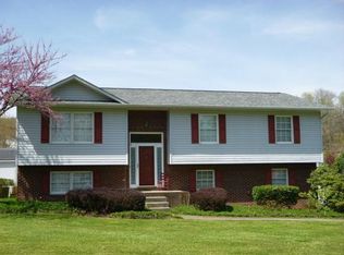 150 Valley Crest Dr, Mt Carmel, TN 37645