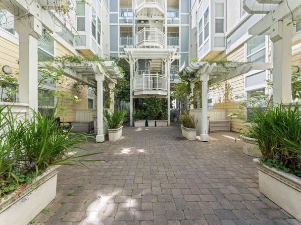 655 12th Street #311, Oakland, CA 94607