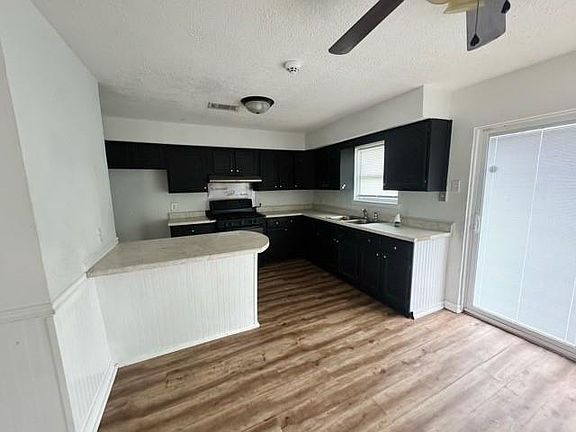 3rd image of 5176 Mount Revarb Dr