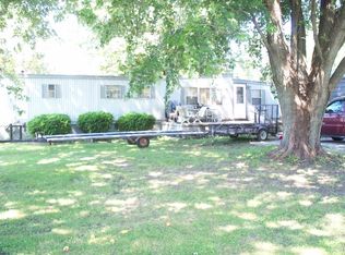 630 S Walnut St, Blandinsville, IL 61420