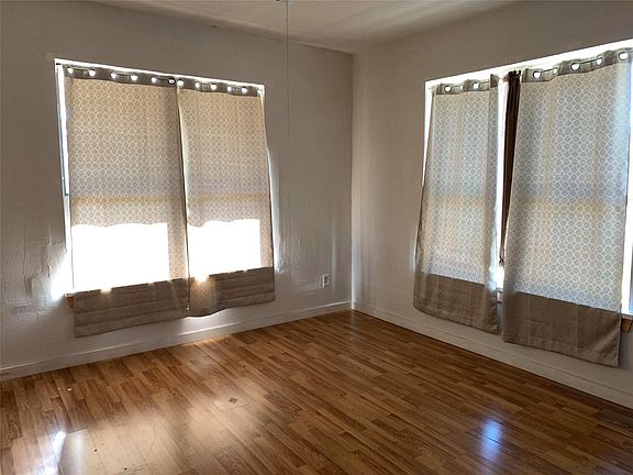 4th image of 206 Cosmos St