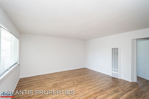 3rd image of 152 Lincoln Ave