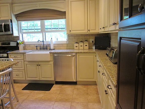 2nd image of 74 Hickory Grove Dr W