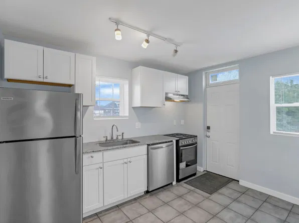 1104-1106 Oakwood Ave