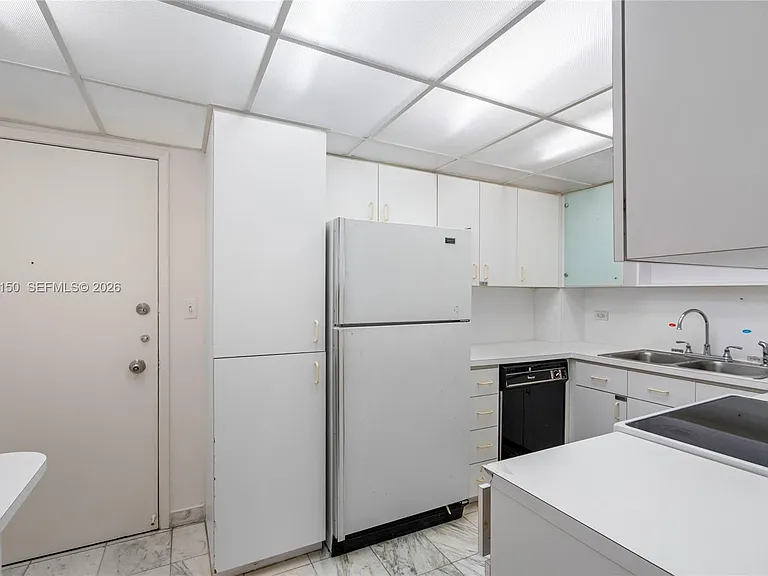 5005 Collins Ave #509 — Photo 18