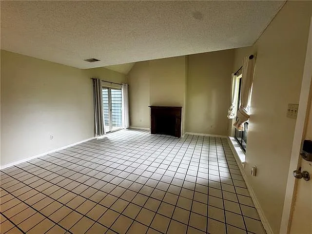 1138 S Madison St — Photo 3