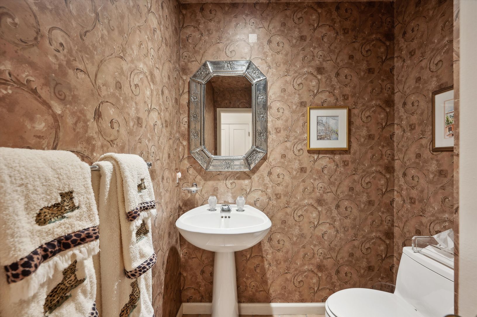  Powder Room