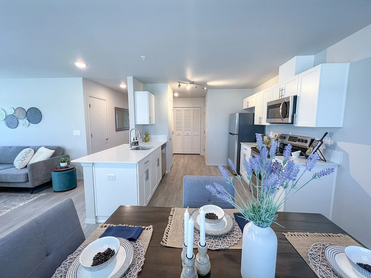 Newer Redmond Community-Accessible Unit-Deposit Special — Photo 4