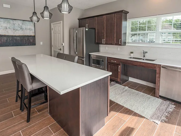 Sawyer Estates — Photo 15
