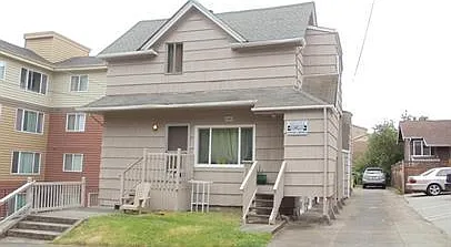 4249 9th Ave NE Seattle WA 98105 LCG -(C) — Photo 1