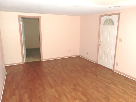 3rd image of 408 Dellwood Ave