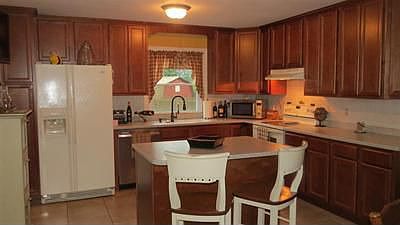3rd image of 1017 N Fairlawn East Cir
