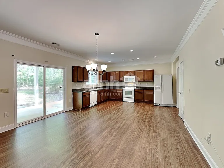 419 Annaberg Ln — Photo 4