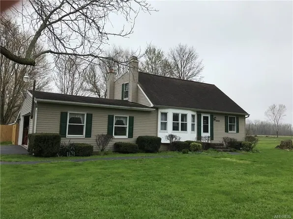 8908 Fisk Rd, Akron, NY 14001