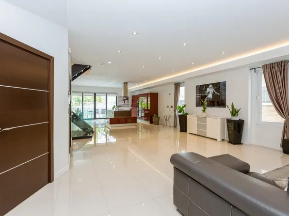 96 Columbia Terrace image 3 of 40