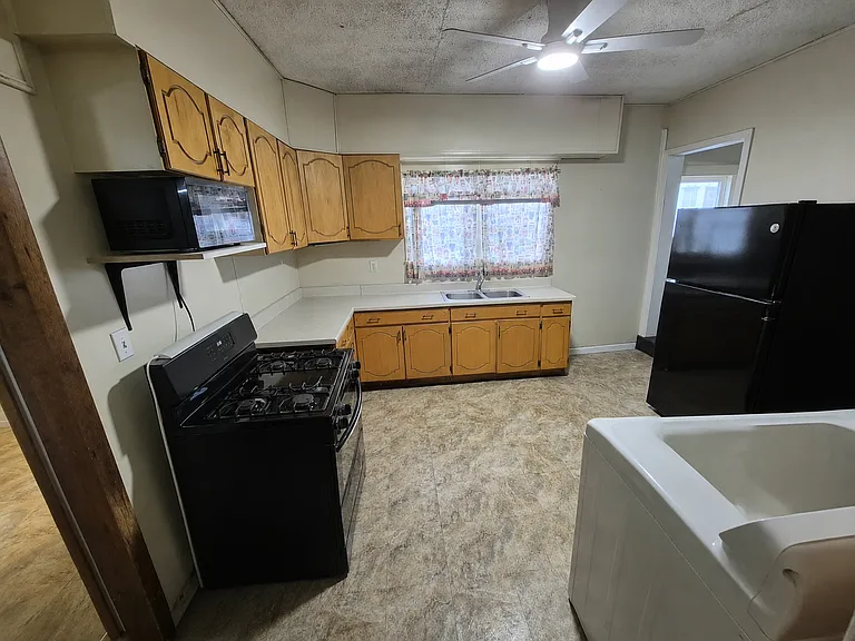 805 W Packard St — Photo 4
