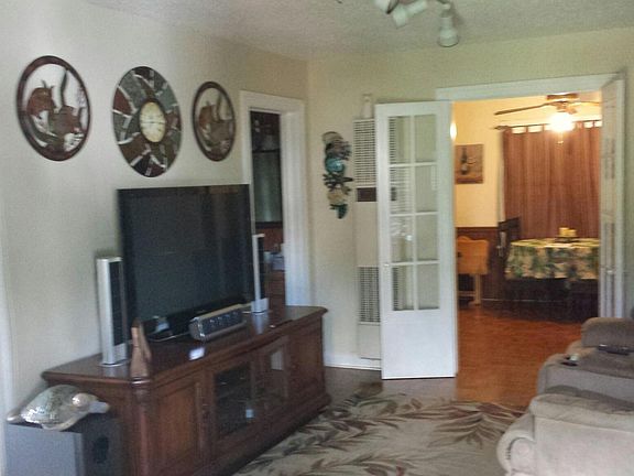 3rd image of 1674 21st Ave N APT B