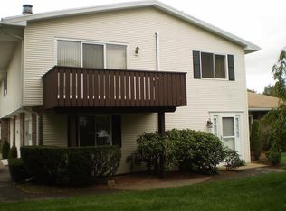 243 Chatham Cir, Warwick, RI 02886