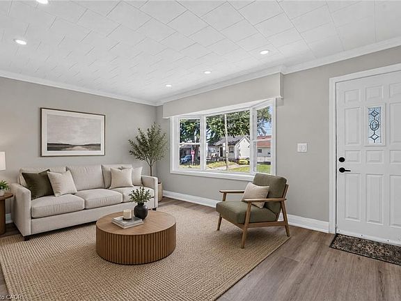 5th image of 36 Mahony Ave
