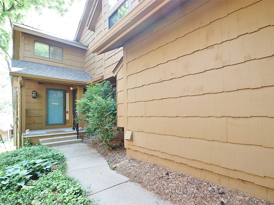 1st image of 7047 Oak Brook Dr