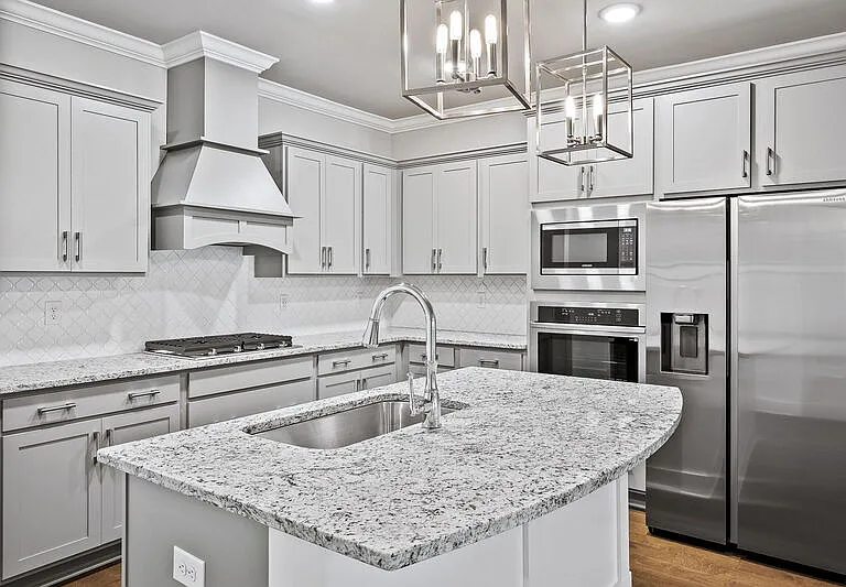 411 Raleigh Elm Dr SW — Photo 6