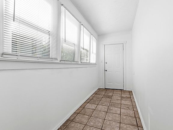 4th image of 728 Innisfallen Ave