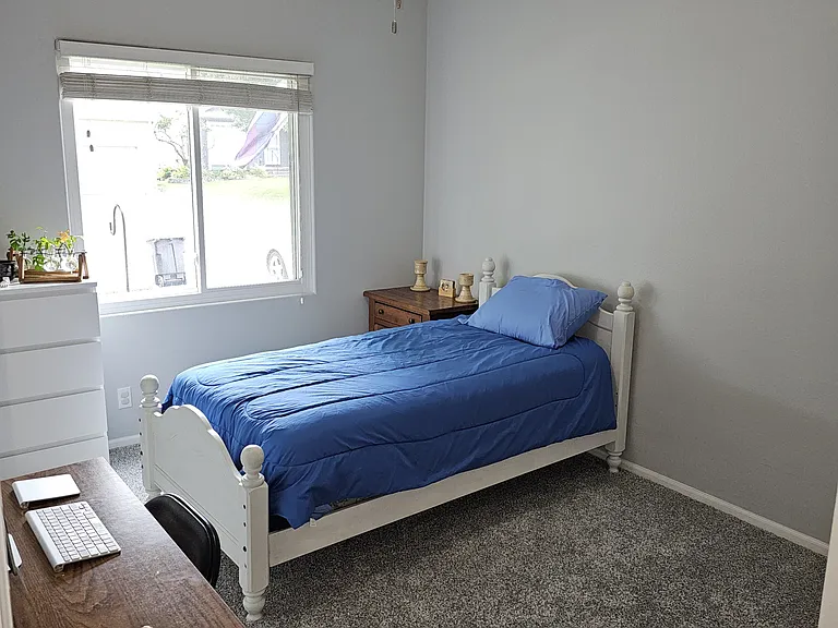 4708 N 150th Ave — Photo 11