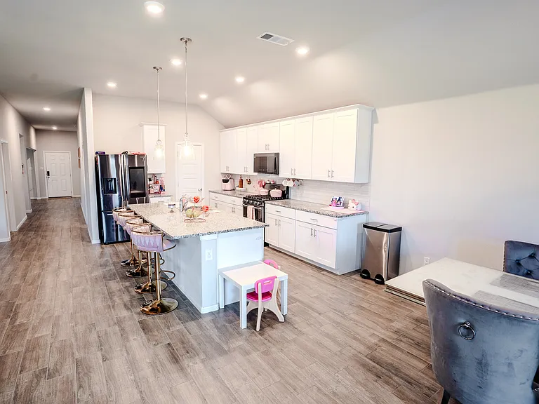 404 Eaton Dr — Photo 16