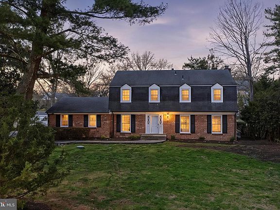 3rd image of 1002 Kimberwicke Rd