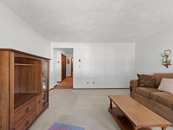 3rd image of 3144 N Lawe St Unit 3144