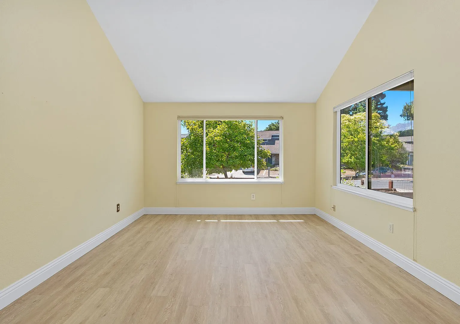 Browns Valley 3 Bed 2 Bath Home — Photo 4