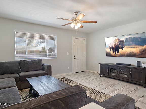 4th image of 1660 W CAPRI Avenue