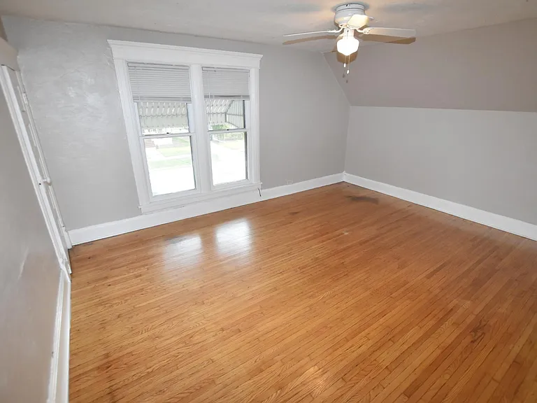 338 Marion Ave #2 — Photo 8