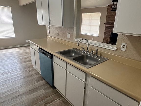 5th image of 5643 Wood Walk St