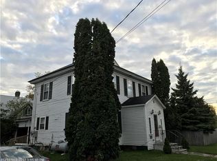 11 Park St, Presque Isle, ME 04769