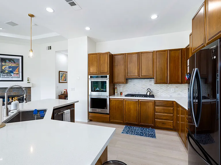 79215 Mandarina — Photo 24