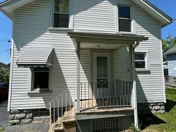 4th image of 324 Williams Ct