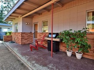 8460 SW Canyon Dr, Portland, OR 97225