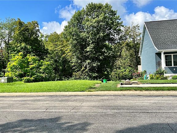3rd image of 355 E Mueller Ct