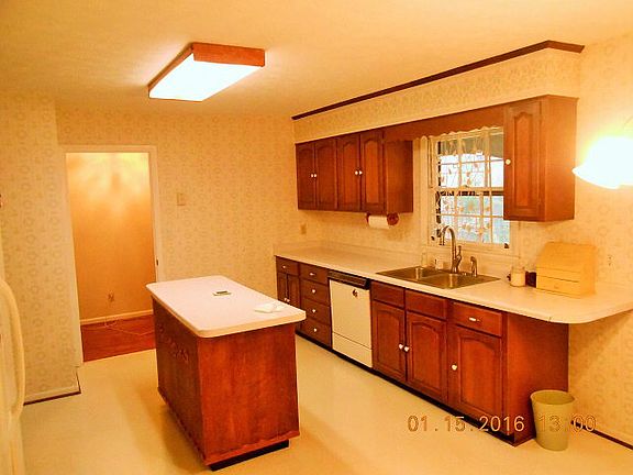 3rd image of 275 Weatherly Woods Dr