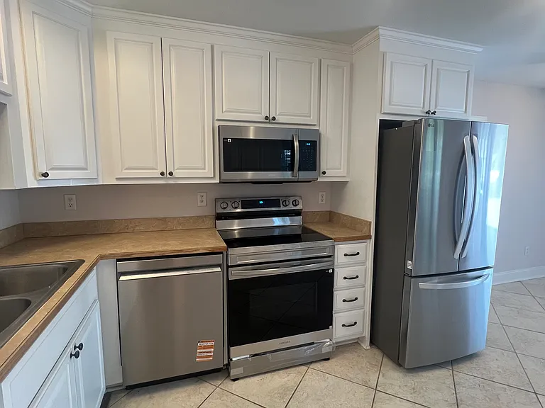219 Mercer St #C — Photo 7