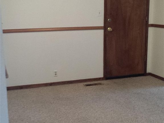 3rd image of 3076 Milhoan Dr