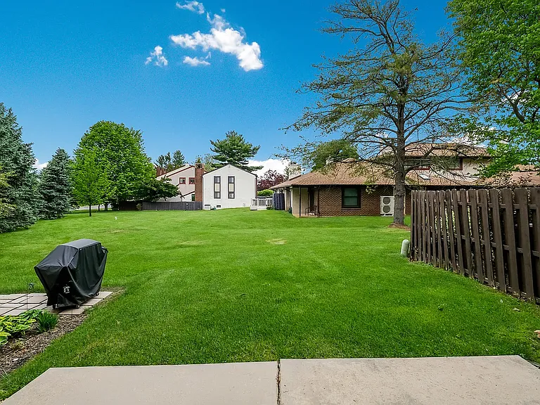 48 Cartlane Cir — Photo 9